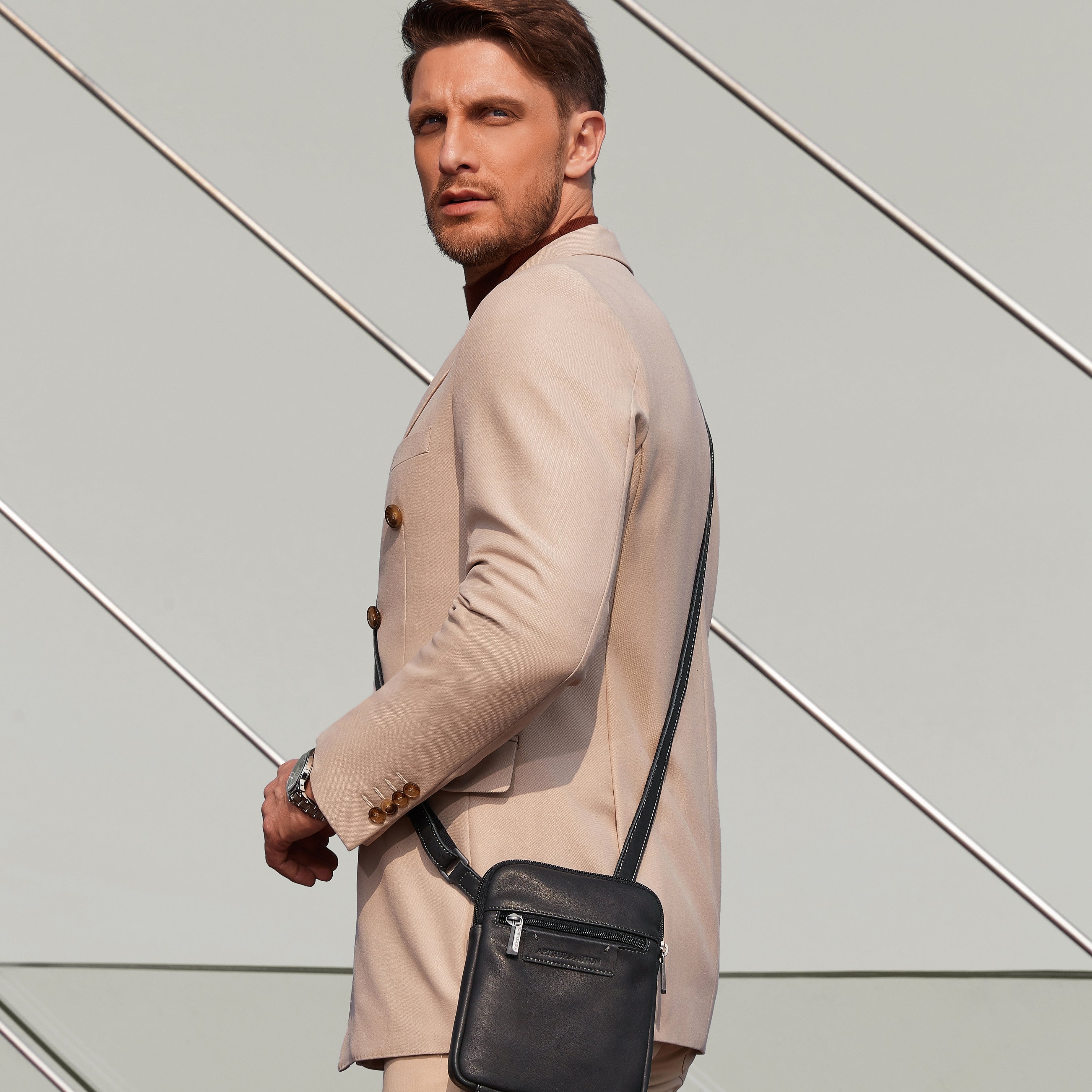 Johany leather body bag