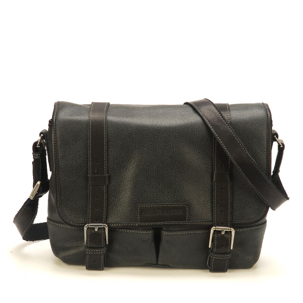 Marco Medium Leather Flap Messenger Bag