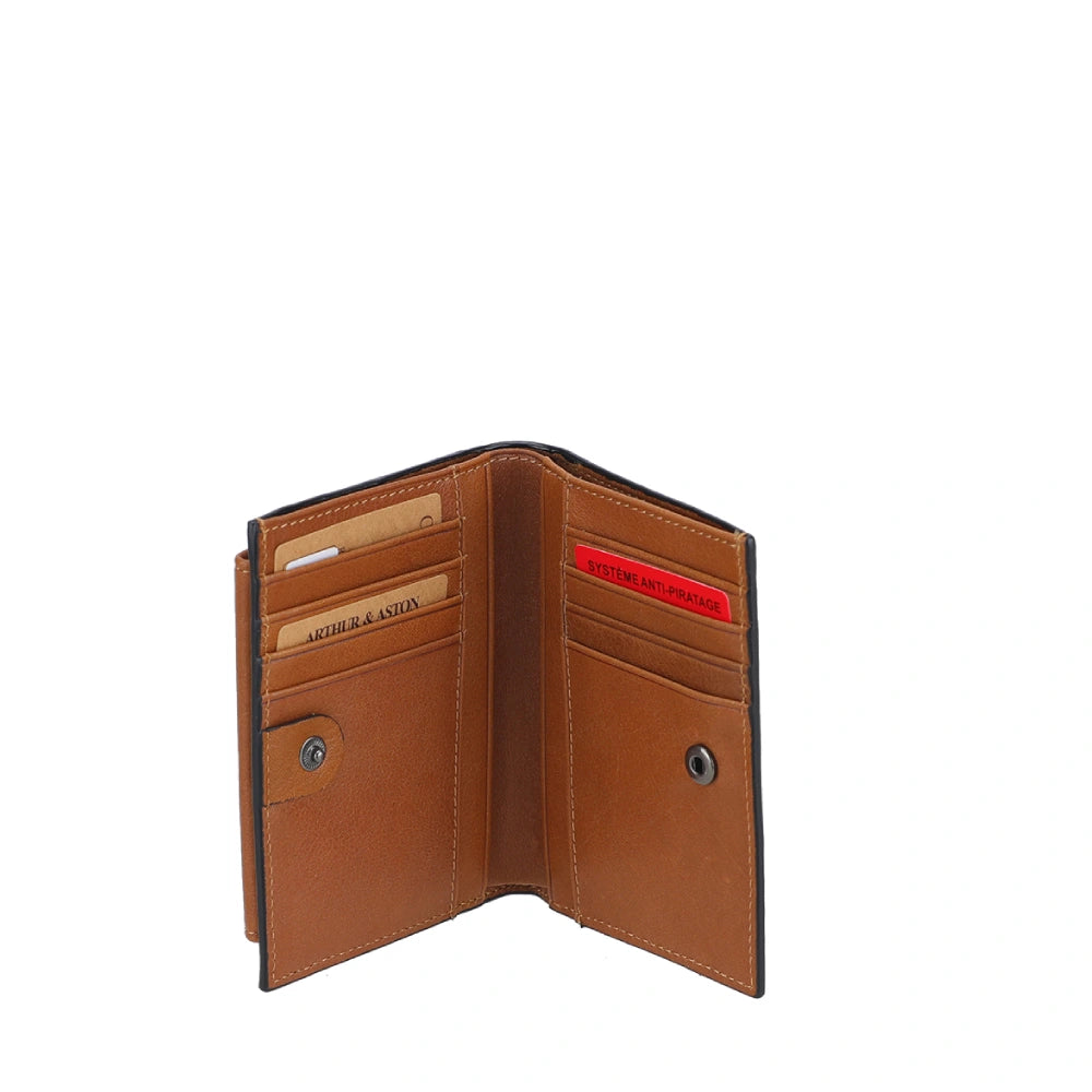 Closed Leather Card Holder Leon