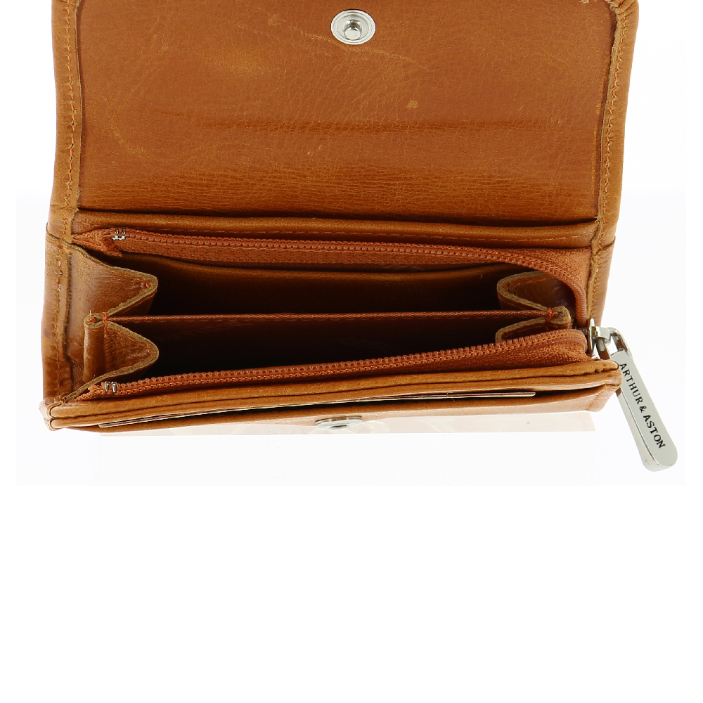Oiled cowhide leather wallet and cards