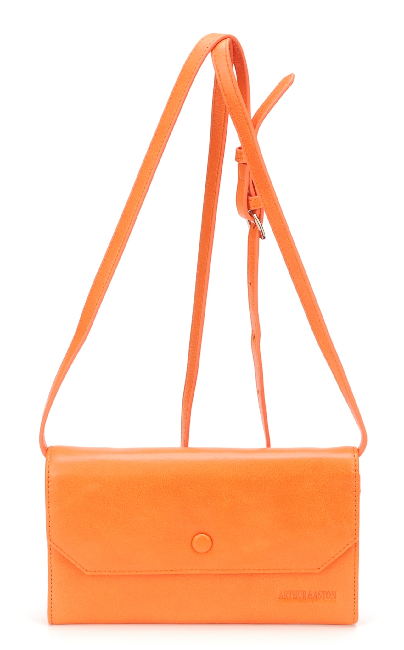 Juliette pouch in buffalo leather