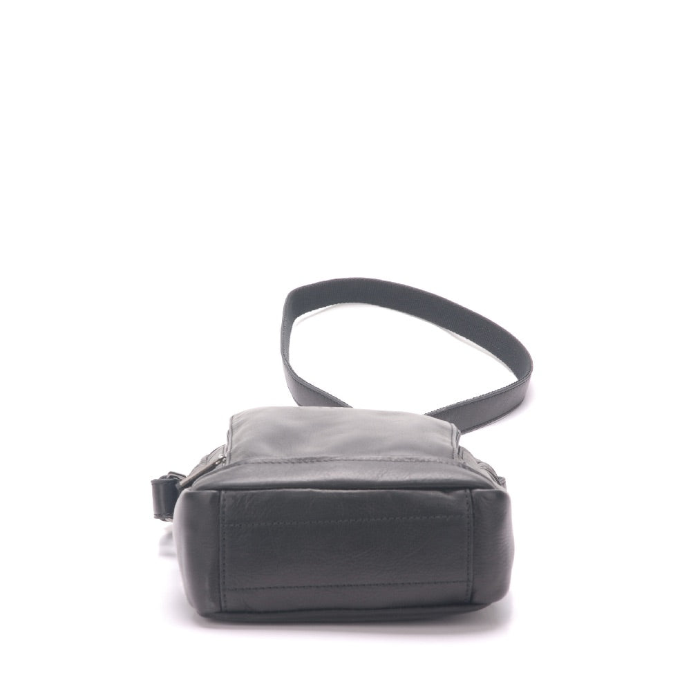Medium crossbody bag Pablo model in dipped leather
