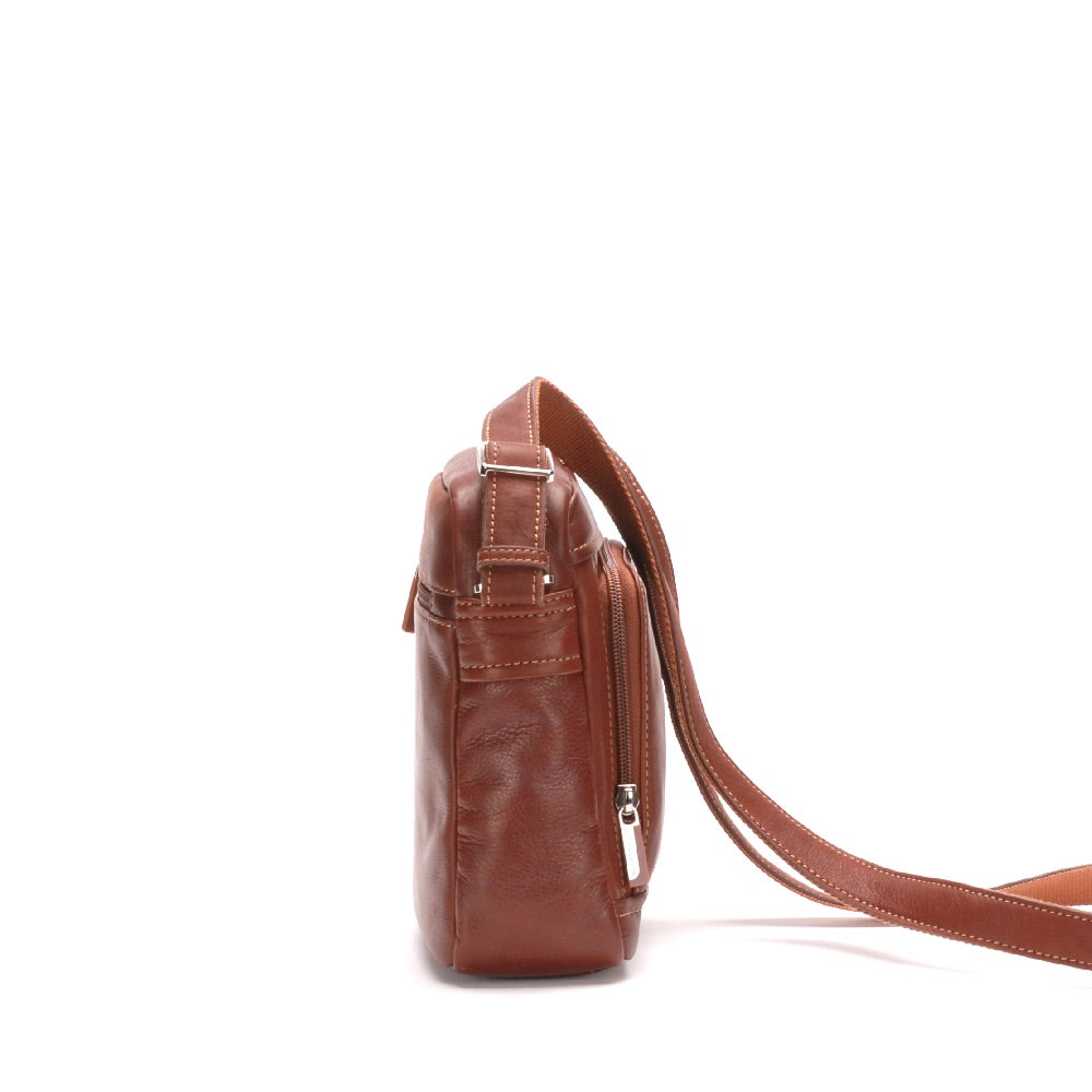 Medium crossbody bag Pablo model in dipped leather