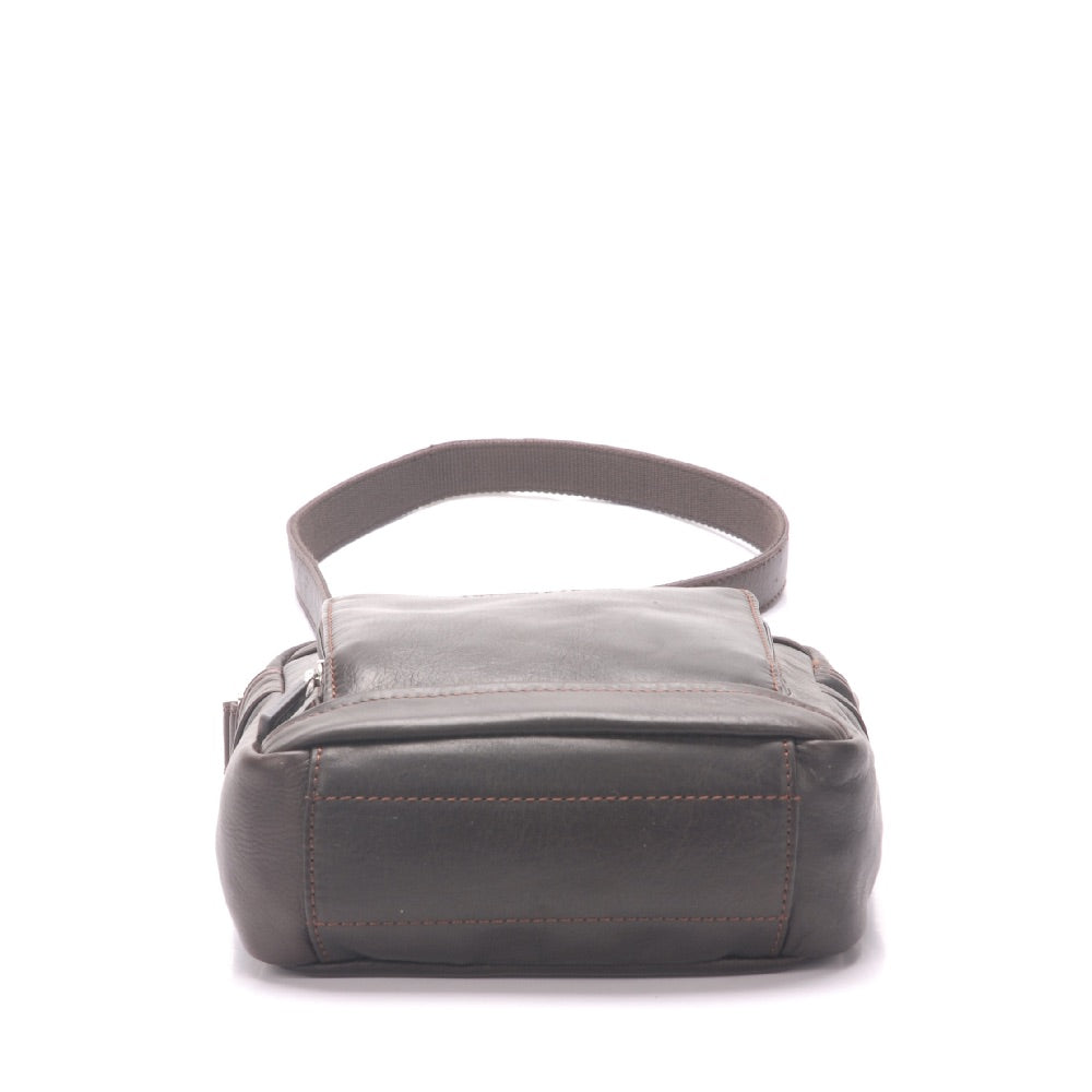 Medium crossbody bag Pablo model in dipped leather