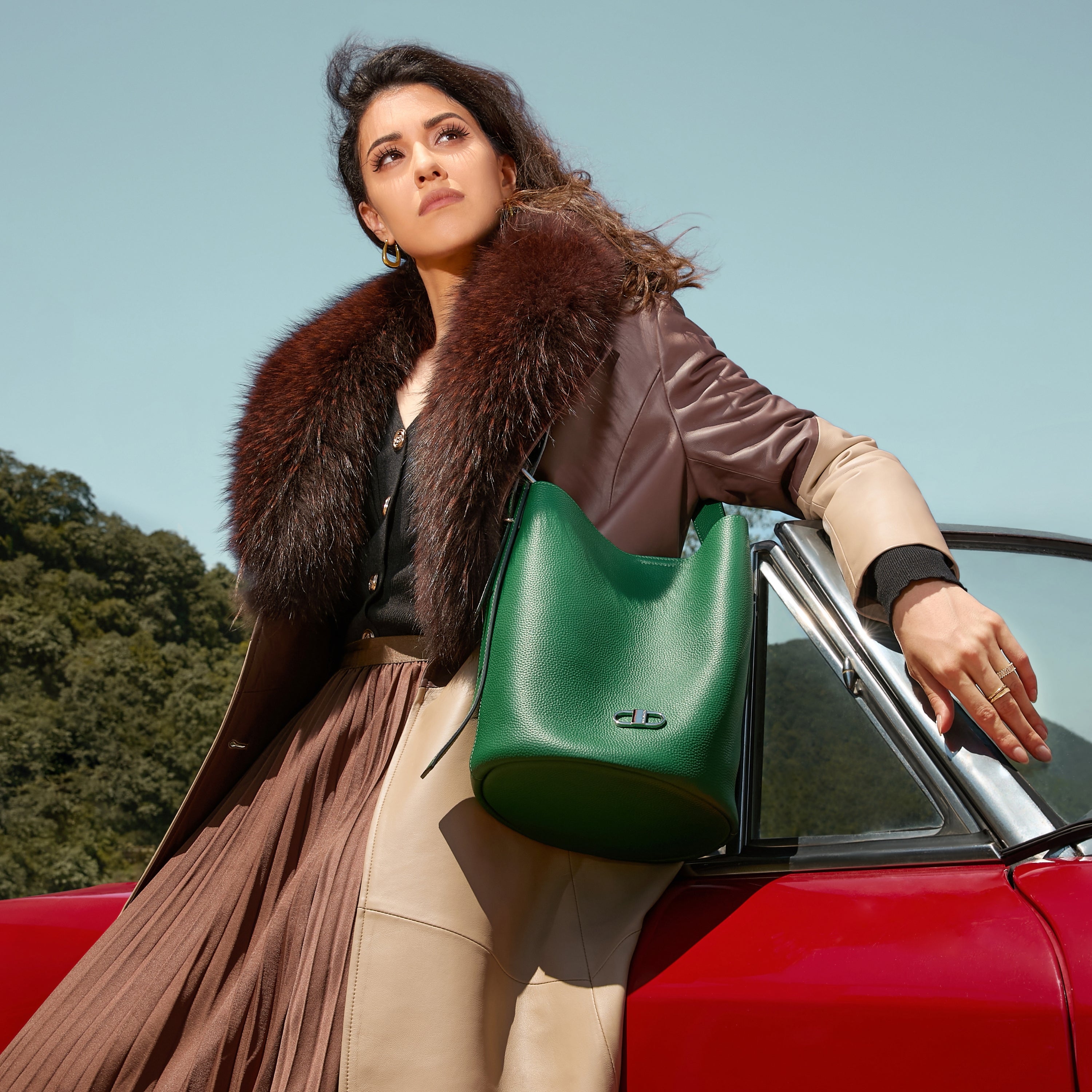 Daphne Leather Shoulder Bag