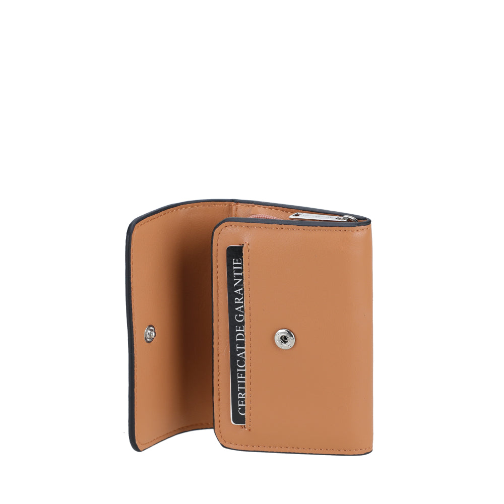 Daphne M leather handbag