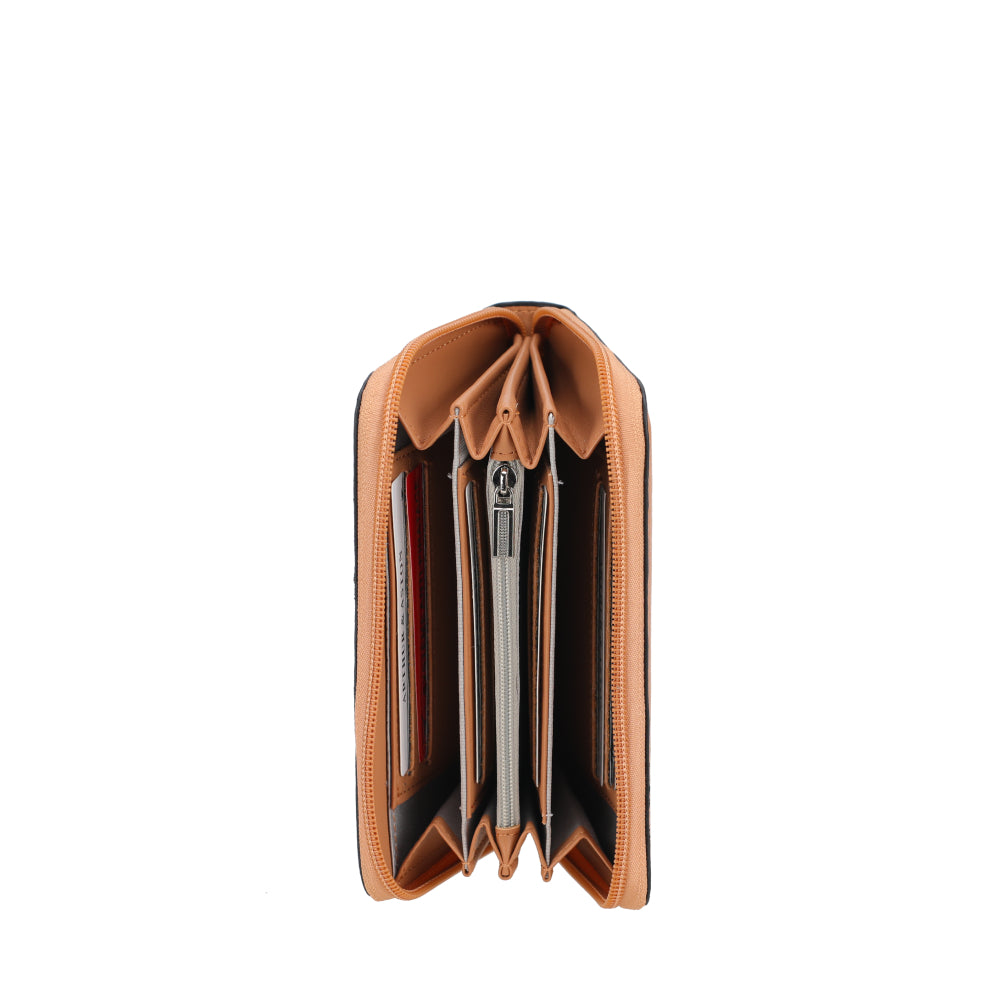 Daphne M leather handbag