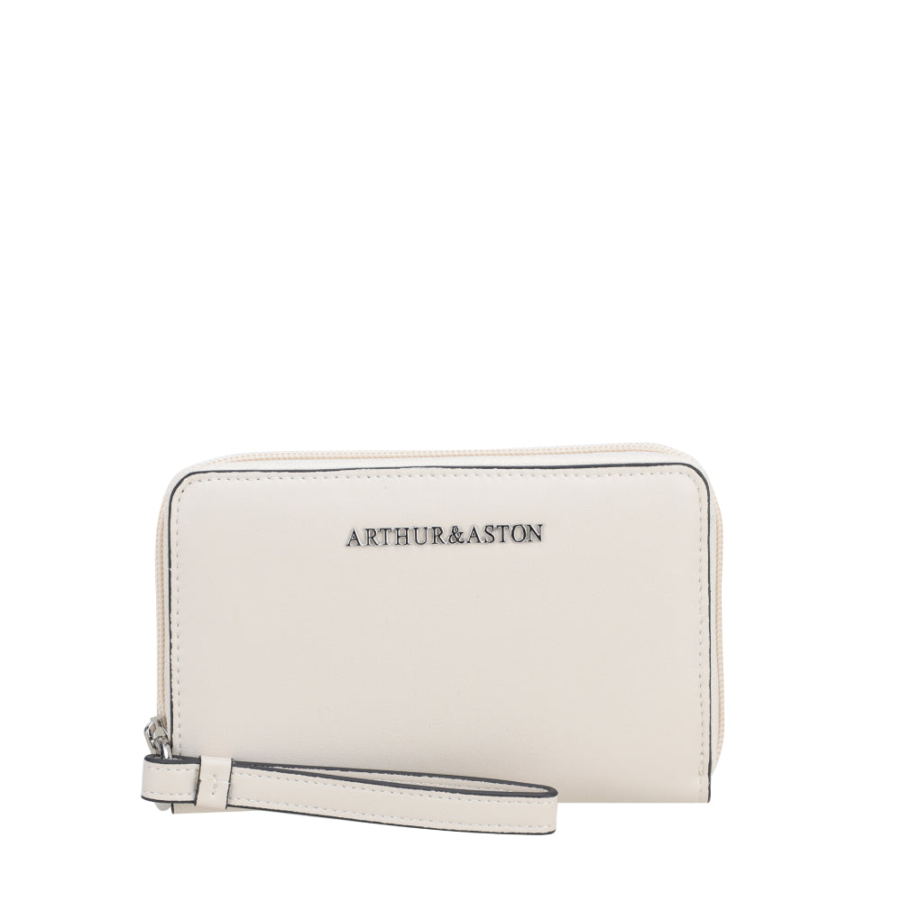 Daphne M leather handbag