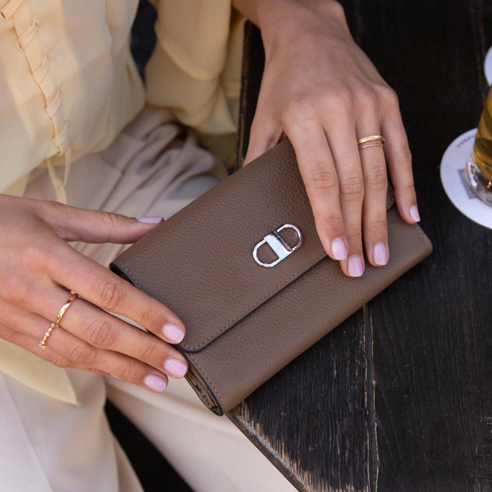 Daphne leather wallet