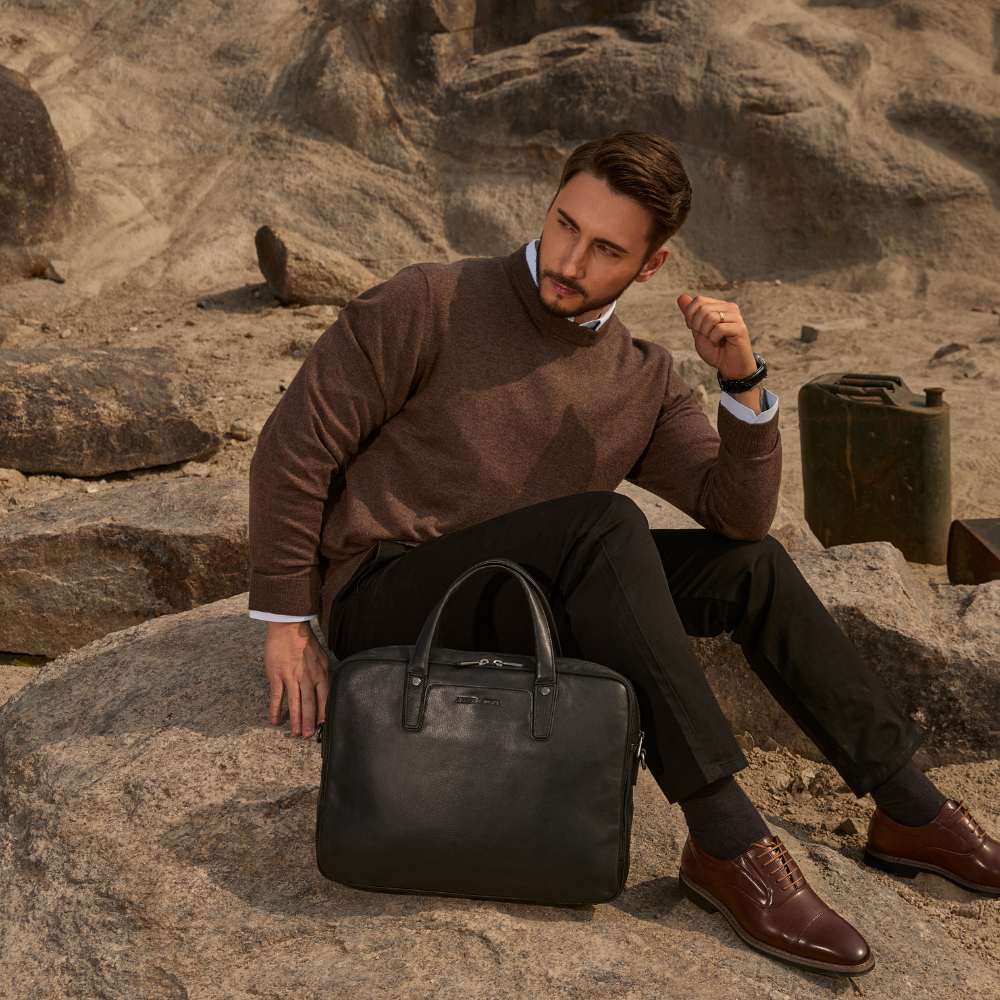 Grand Porte documents Léon Cuir