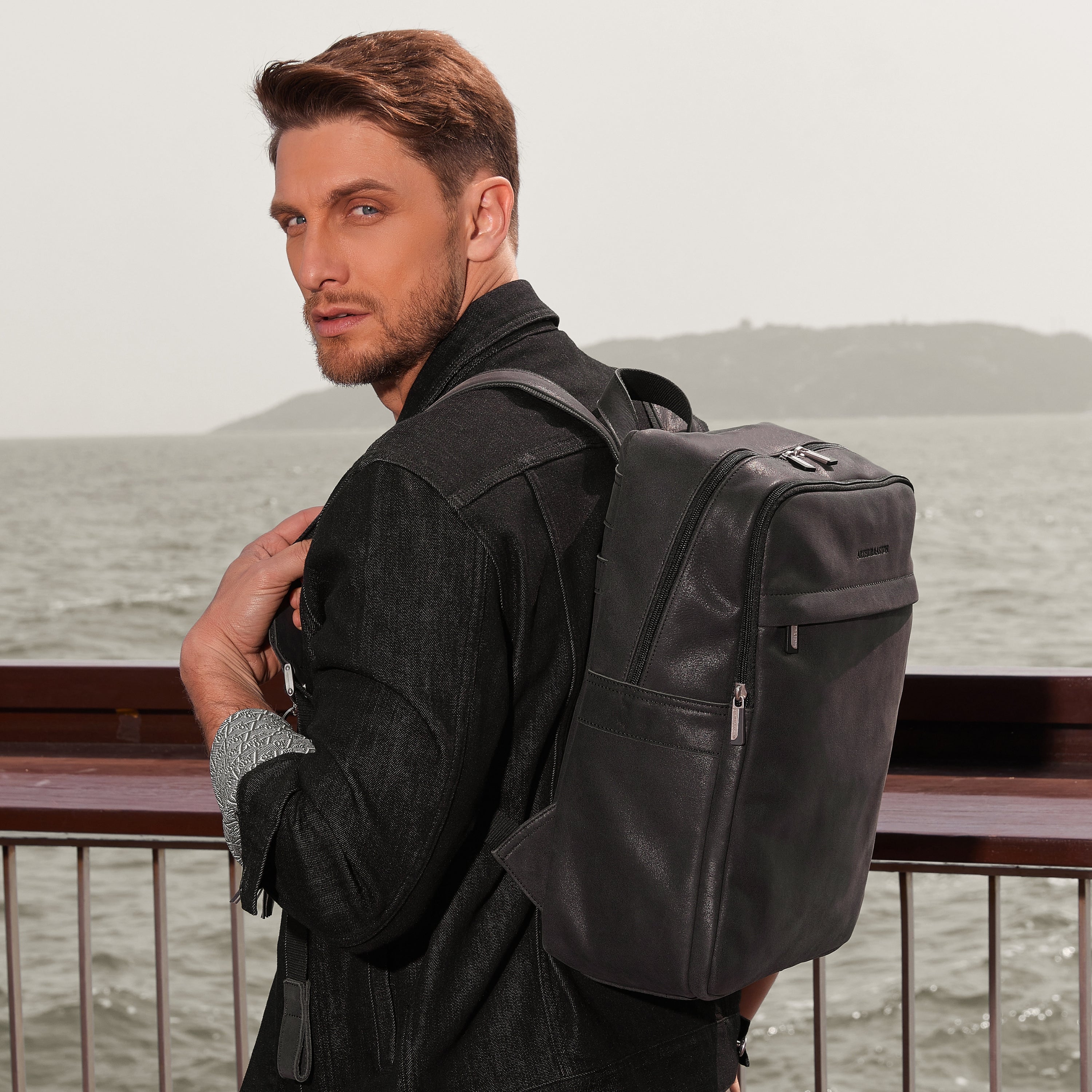 Cristiano rectangular backpack destroyed leather 62-1065