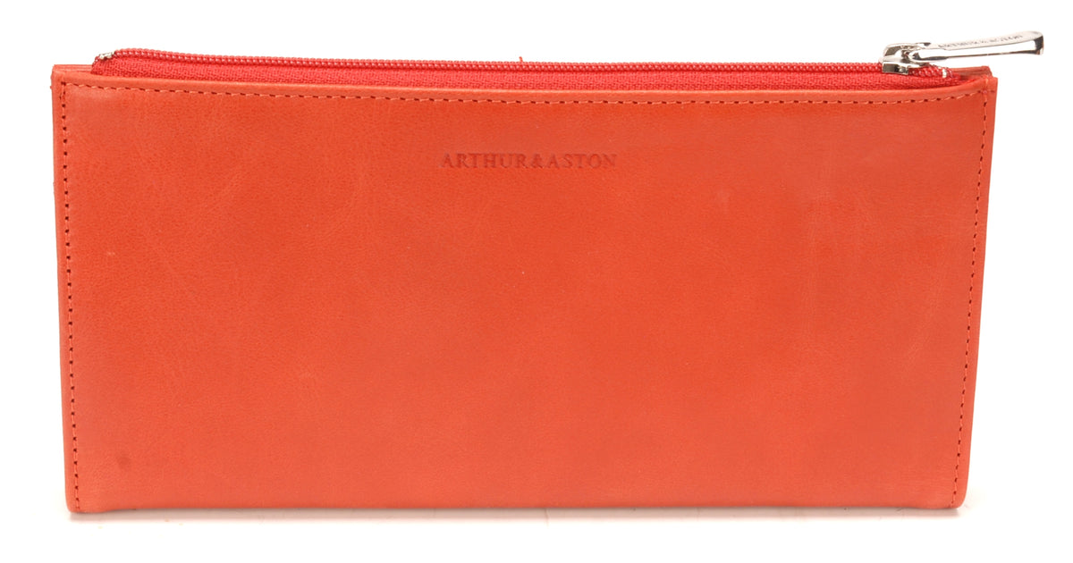 Oiled Leather Companion Pink