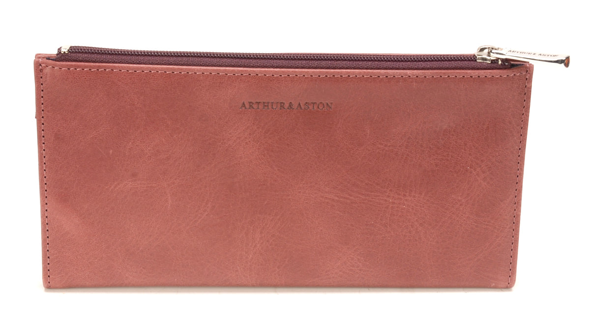 Oiled Leather Companion Pink