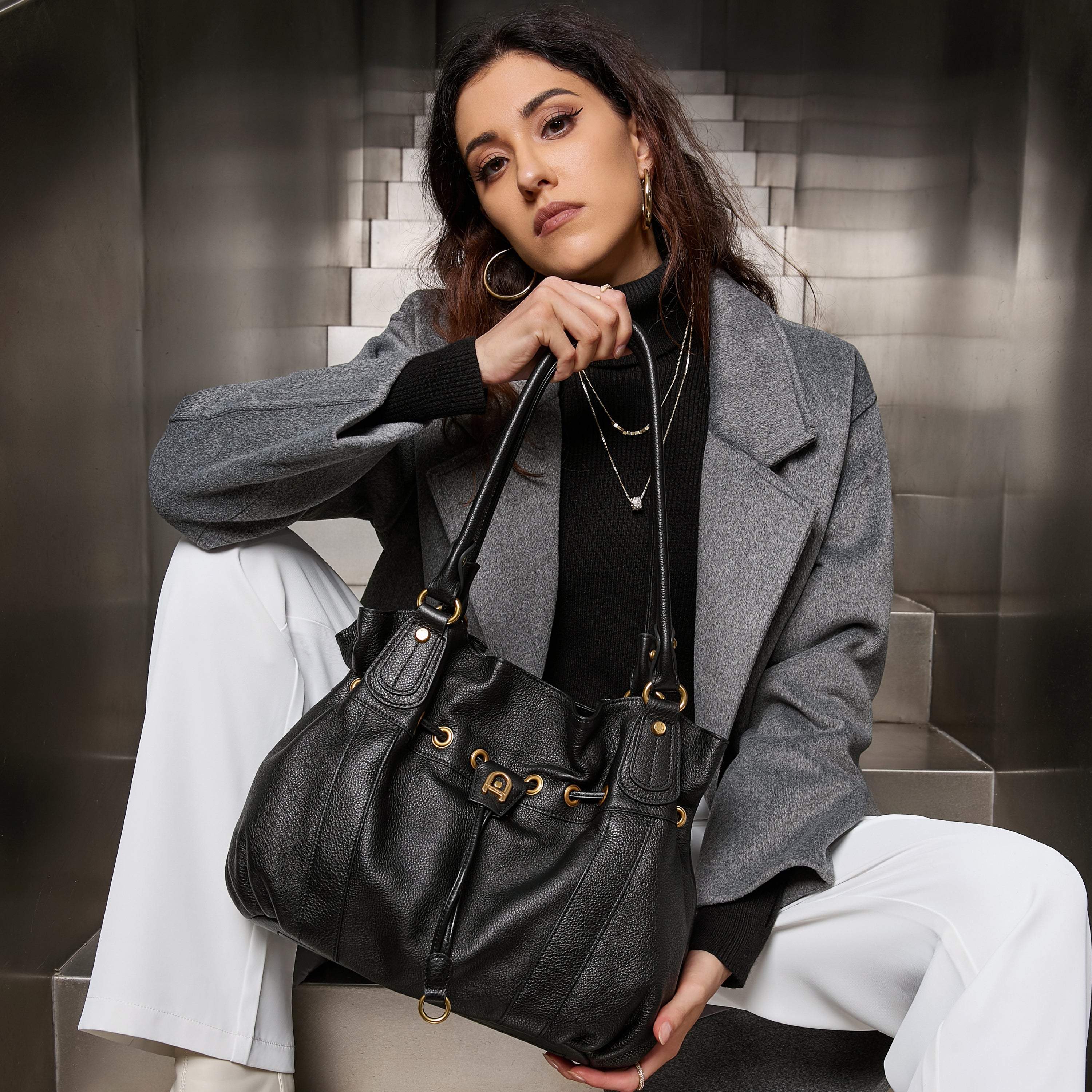 L Camille leather shoulder bag