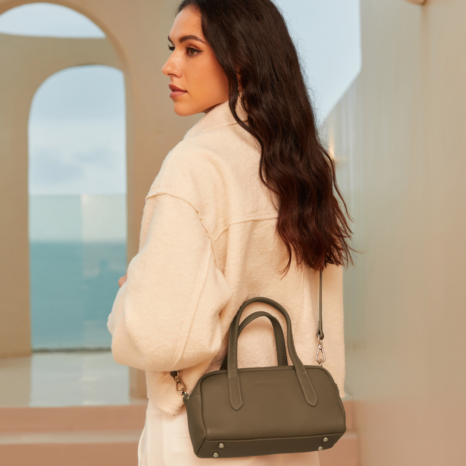 Sac à Bandoulière Arthur & Aston En Cuir Rose - Occasion - Taille 21x16cm - Style Femme