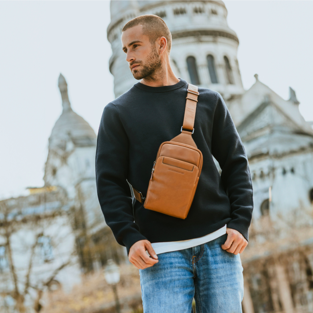 Leon Leather Body Bag 